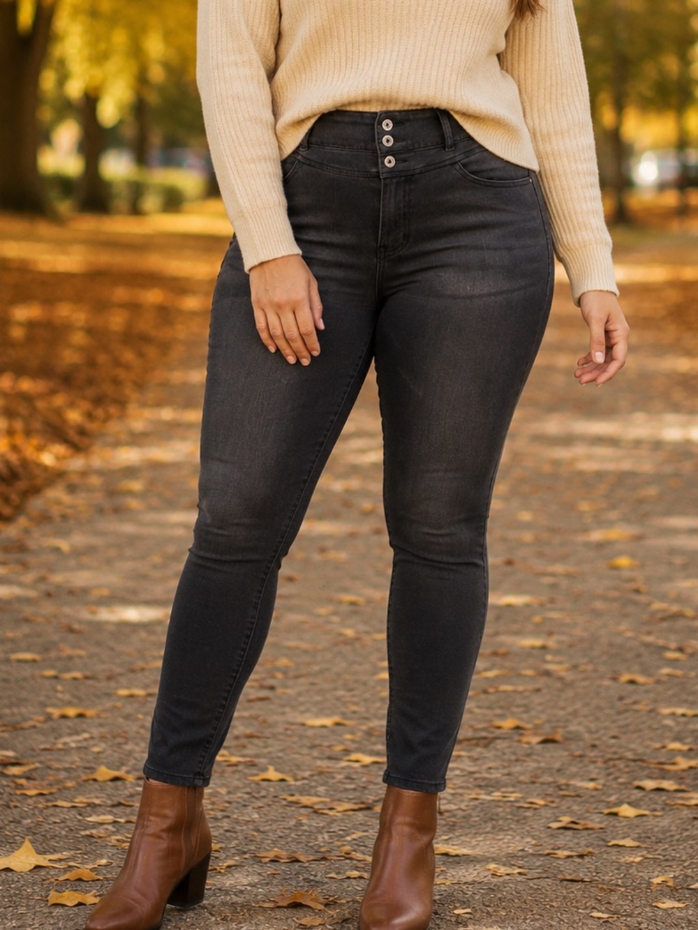 HALARA High-Rise Skinny Jeans in Charcoal Black